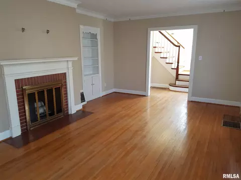 218 Embert Pl, Peoria, IL 61603 photo 2