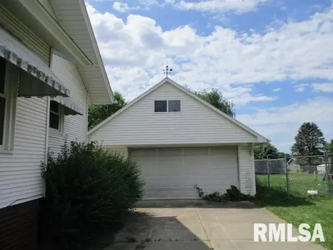447 E Walnut St, Washburn, IL 61570 photo 21