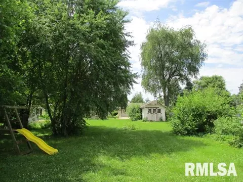 447 E Walnut St, Washburn, IL 61570 photo 22