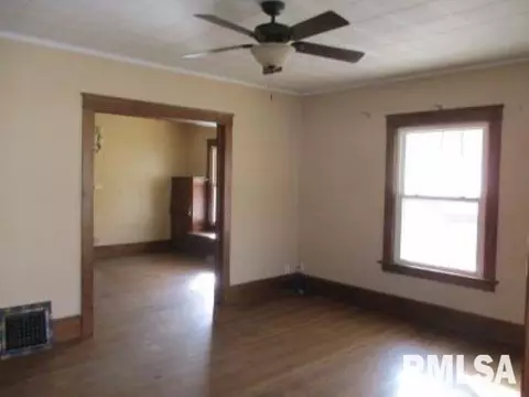 447 E Walnut St, Washburn, IL 61570 photo 6
