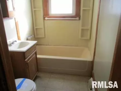 447 E Walnut St, Washburn, IL 61570 photo 20