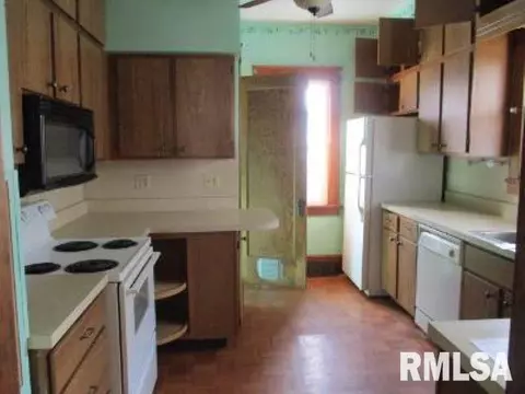447 E Walnut St, Washburn, IL 61570 photo 10
