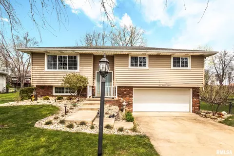 115 N Castle Dr, Dunlap, IL 61525 photo 1