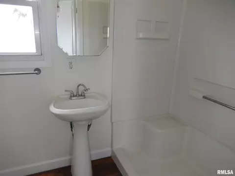 8735 E 600th St, Colchester, IL 62326 photo 13