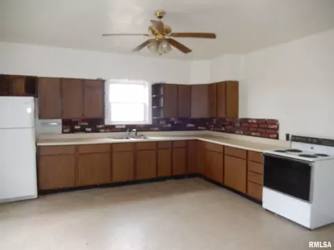 8735 E 600th St, Colchester, IL 62326 photo 6
