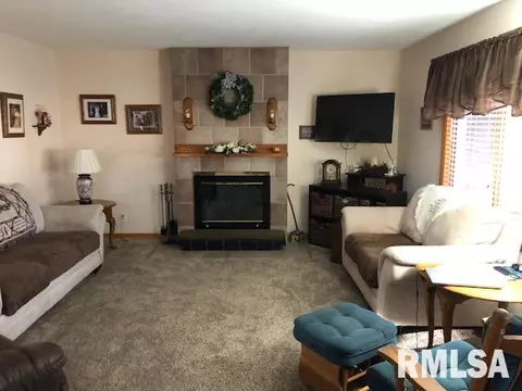 1161 Stacy Ln, Macomb, IL 61455 photo 3
