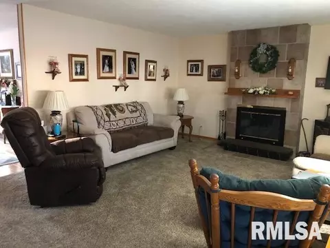 1161 Stacy Ln, Macomb, IL 61455 photo 4