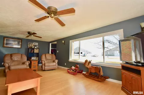 220 N Eureka St, Goodfield, IL 61742 photo 6