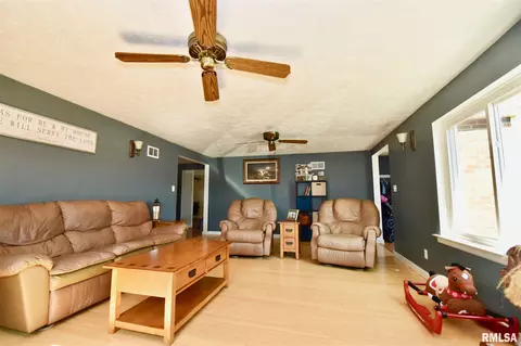 220 N Eureka St, Goodfield, IL 61742 photo 3