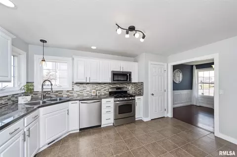 1503 Jadens Way, Washington, IL 61571 photo 14
