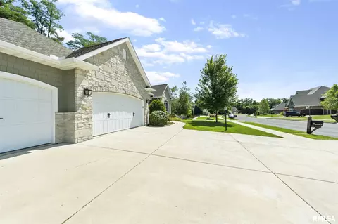908 S Copperpoint Dr, Dunlap, IL 61525 photo 46