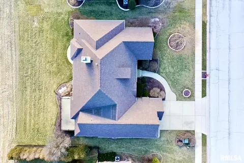 2408 W Augusta Dr, Dunlap, IL 61525 photo 3