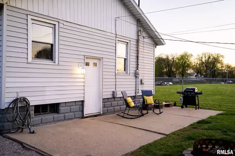 227 Herget St, Pekin, IL 61554 photo 26