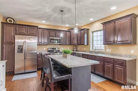 2829 W School St, Dunlap, IL 61525 photo 6