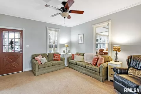 605 Eureka St, Eureka, IL 61530 photo 5