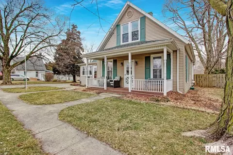 605 Eureka St, Eureka, IL 61530 photo 1