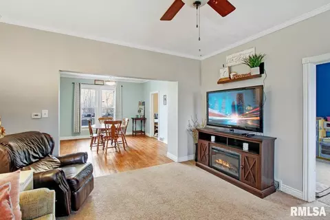 605 Eureka St, Eureka, IL 61530 photo 7