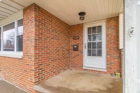 929 E Madison St, Morton, IL 61550 photo 4