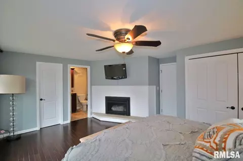 301 Parkway Dr, Eureka, IL 61530 photo 28