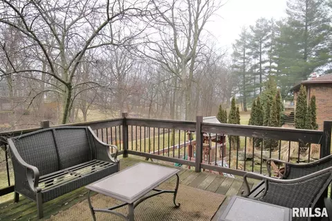 301 Parkway Dr, Eureka, IL 61530 photo 7