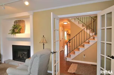 301 Parkway Dr, Eureka, IL 61530 photo 24