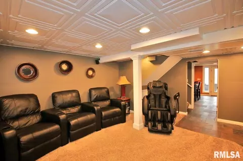 301 Parkway Dr, Eureka, IL 61530 photo 41
