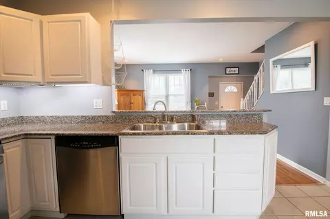 703 S Main St, Morton, IL 61550 photo 14