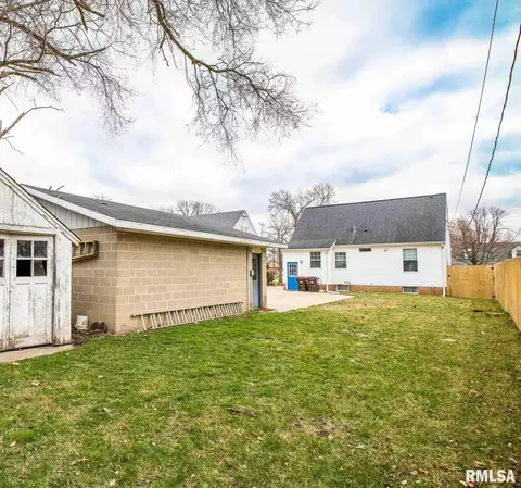 703 S Main St, Morton, IL 61550 photo 4