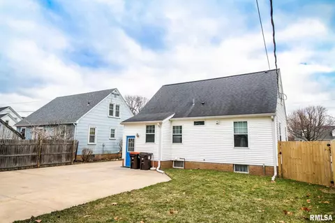 703 S Main St, Morton, IL 61550 photo 3