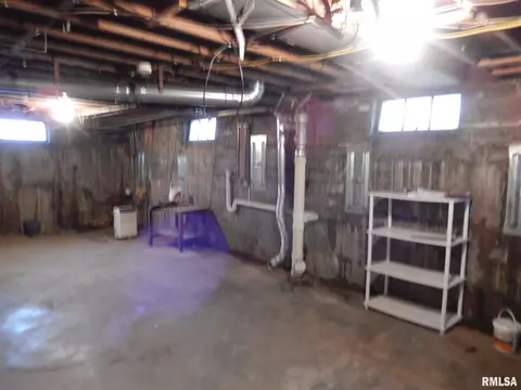 615 W Calhoun St, Macomb, IL 61455 photo 16