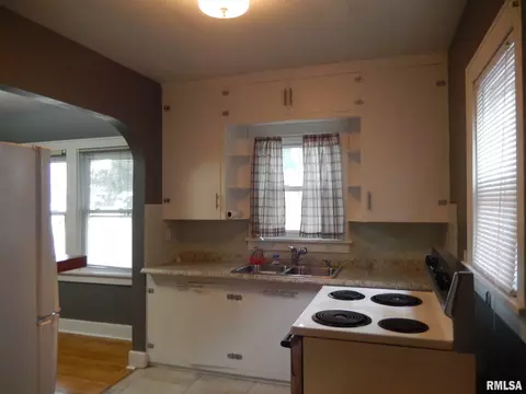 615 W Calhoun St, Macomb, IL 61455 photo 10