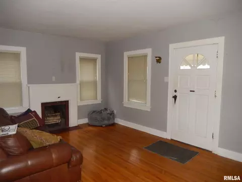 615 W Calhoun St, Macomb, IL 61455 photo 4