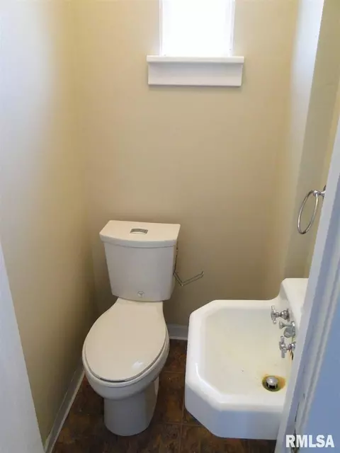 632 W Murray St, Macomb, IL 61455 photo 7
