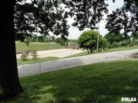 632 W Murray St, Macomb, IL 61455 photo 3