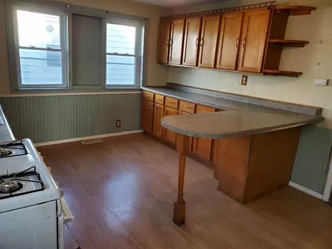 827 E Maple St, Canton, IL 61520 photo 21