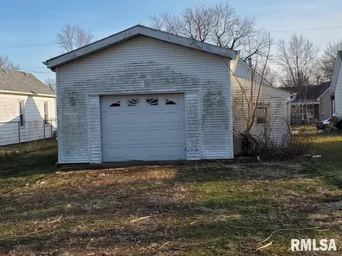 827 E Maple St, Canton, IL 61520 photo 31
