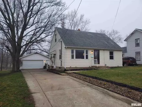 405 E Adams St, Washington, IL 61571 photo 1