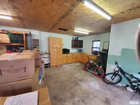 405 E Adams St, Washington, IL 61571 photo 31