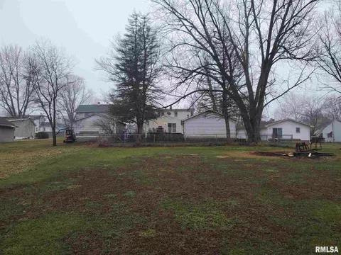 405 E Adams St, Washington, IL 61571 photo 41