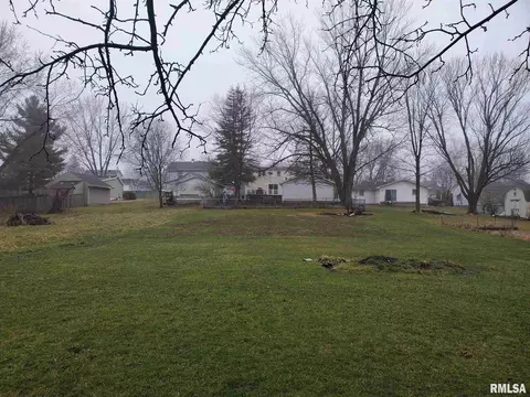 405 E Adams St, Washington, IL 61571 photo 39