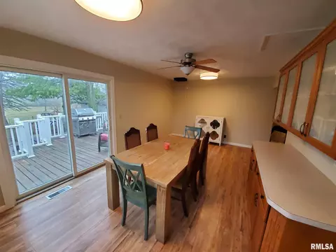 405 E Adams St, Washington, IL 61571 photo 12