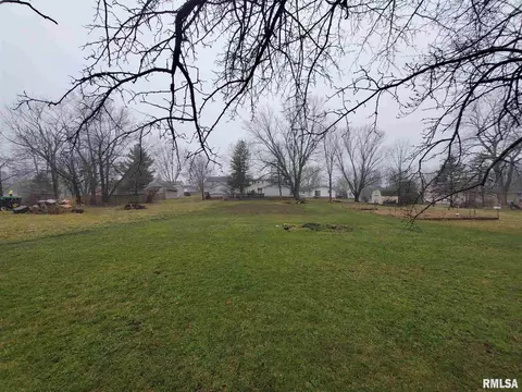405 E Adams St, Washington, IL 61571 photo 40