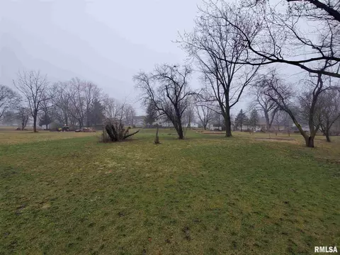 405 E Adams St, Washington, IL 61571 photo 3
