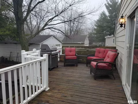405 E Adams St, Washington, IL 61571 photo 32