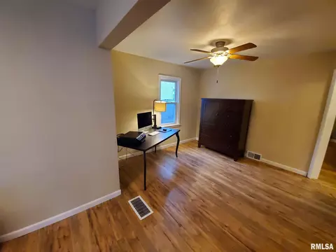 405 E Adams St, Washington, IL 61571 photo 15