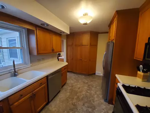 405 E Adams St, Washington, IL 61571 photo 10