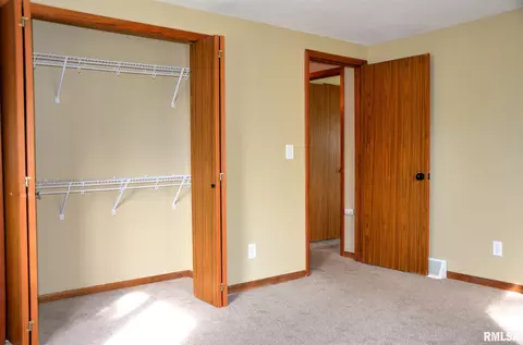 1212 E Thomas St, Macomb, IL 61455 photo 10
