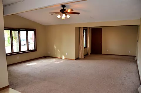 1212 E Thomas St, Macomb, IL 61455 photo 5