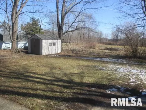 107 Doe Run, Macomb, IL 61455 photo 13