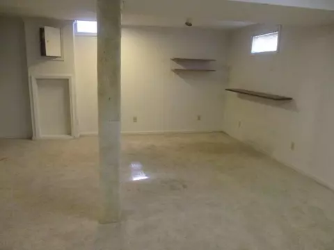 107 Doe Run, Macomb, IL 61455 photo 9